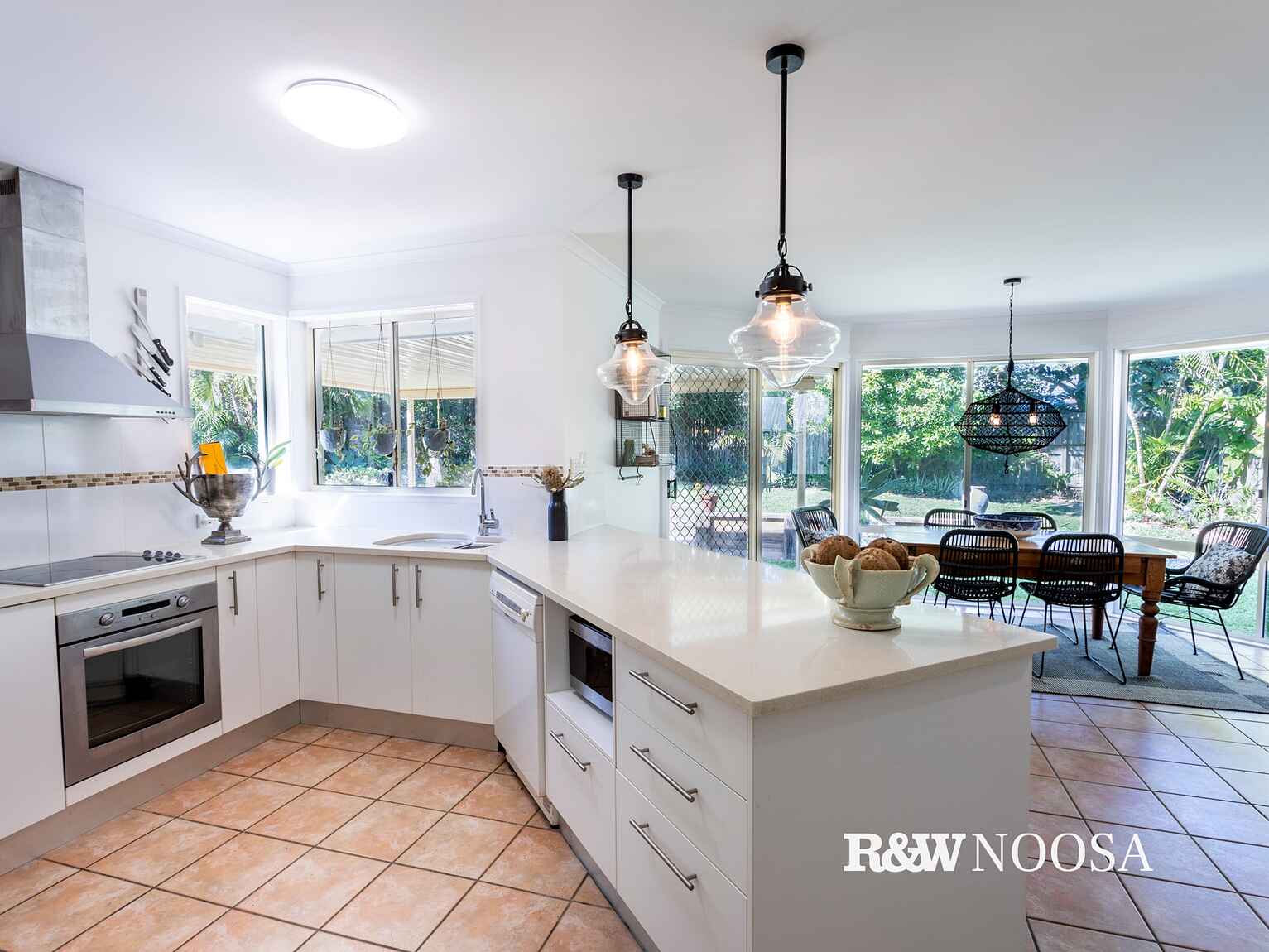 14 Moonbeam Crescent Castaways Beach