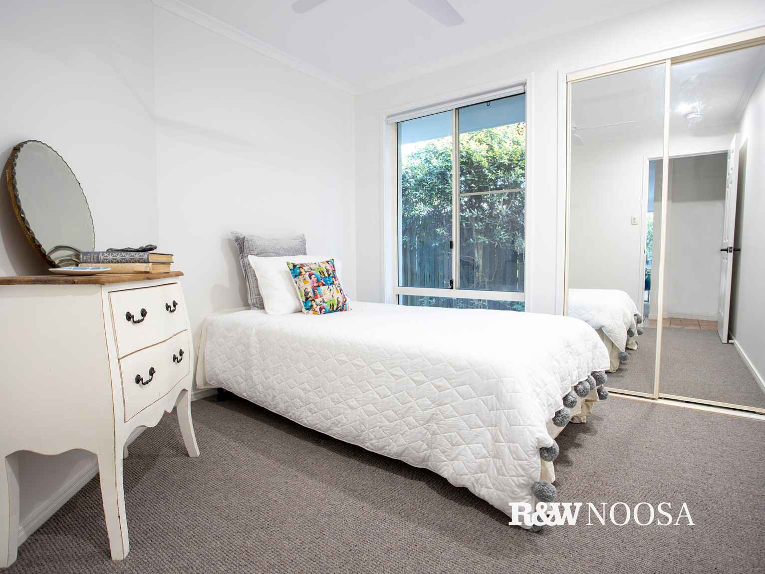 14 Moonbeam Crescent Castaways Beach