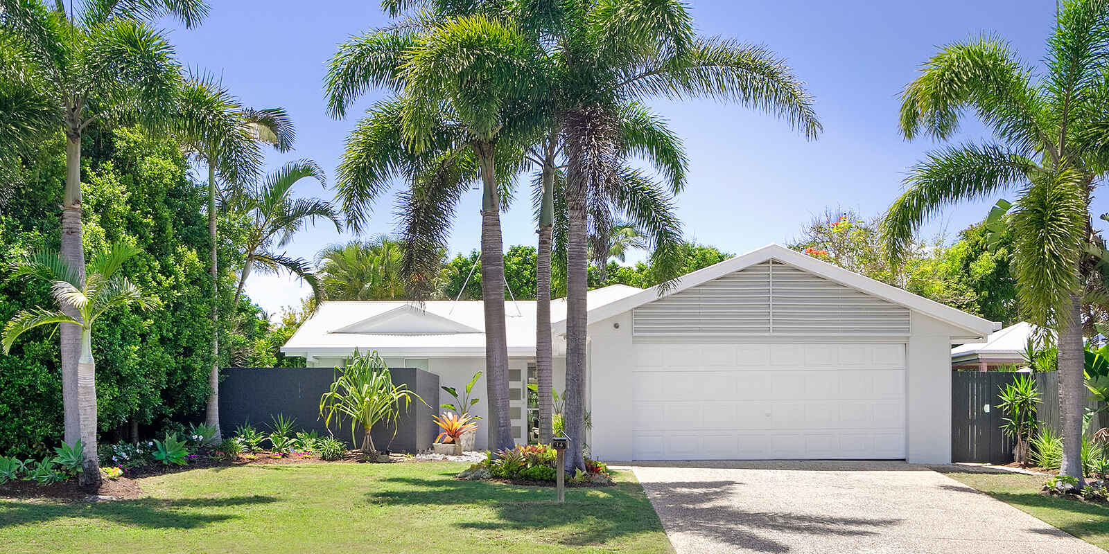 14 Moonbeam Crescent Castaways Beach