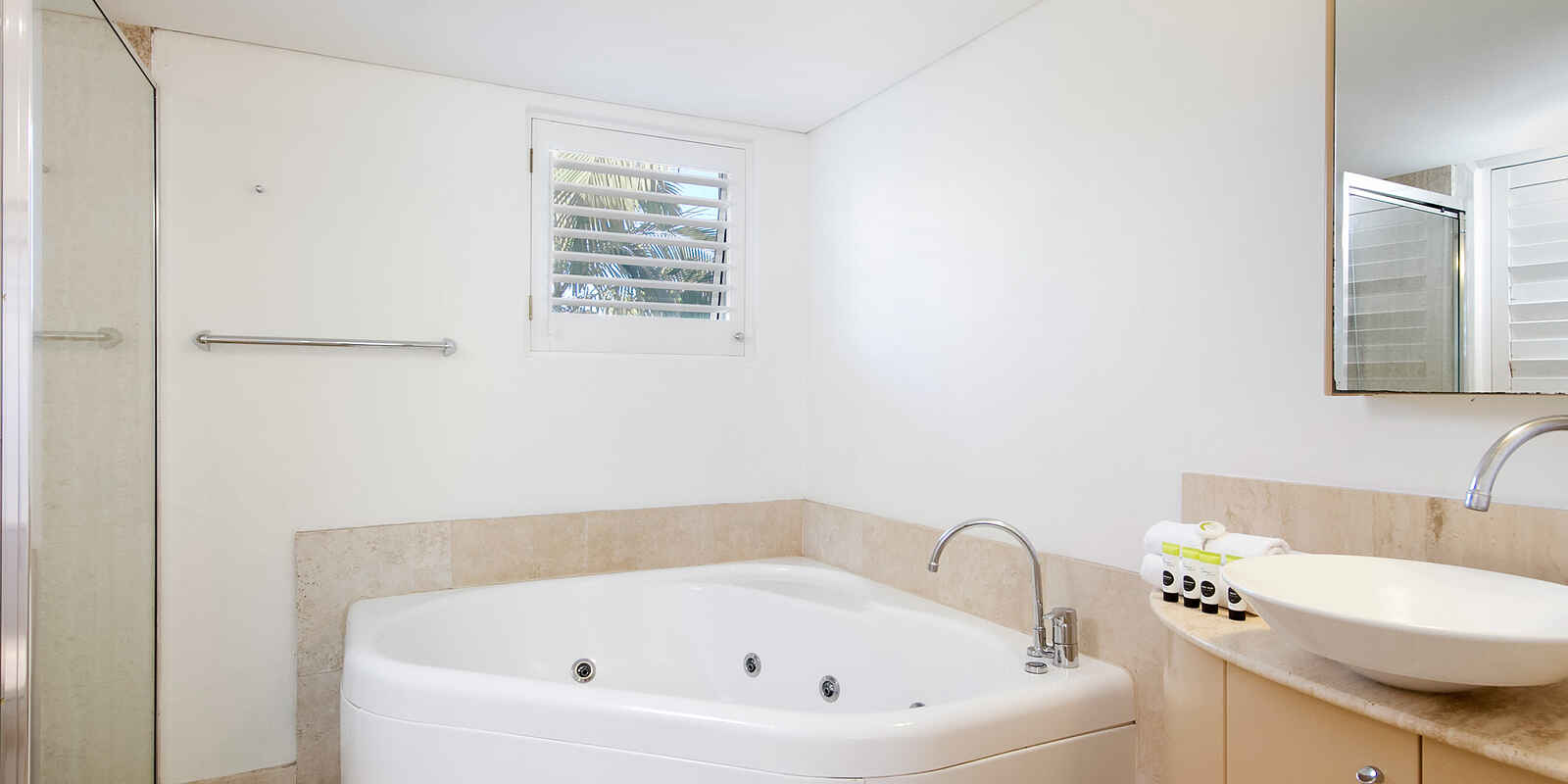 118 /16 Noosa Drive Noosa Heads 118 /16 Noosa Drive Noosa Heads