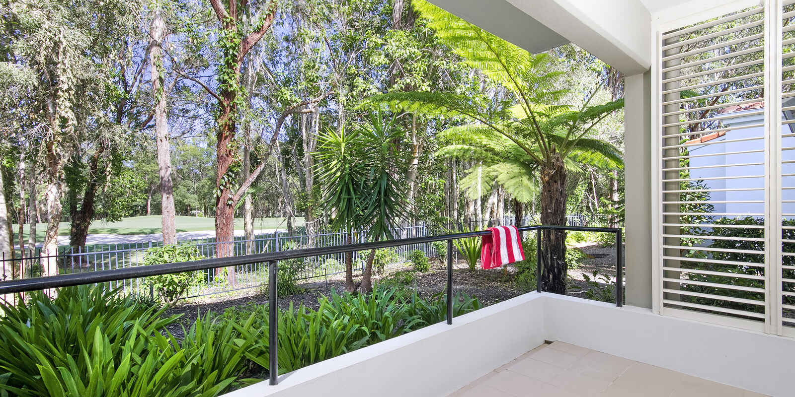 827/100 Resort Drive Noosa Springs
