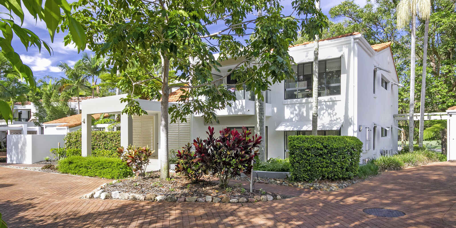 827/100 Resort Drive Noosa Springs