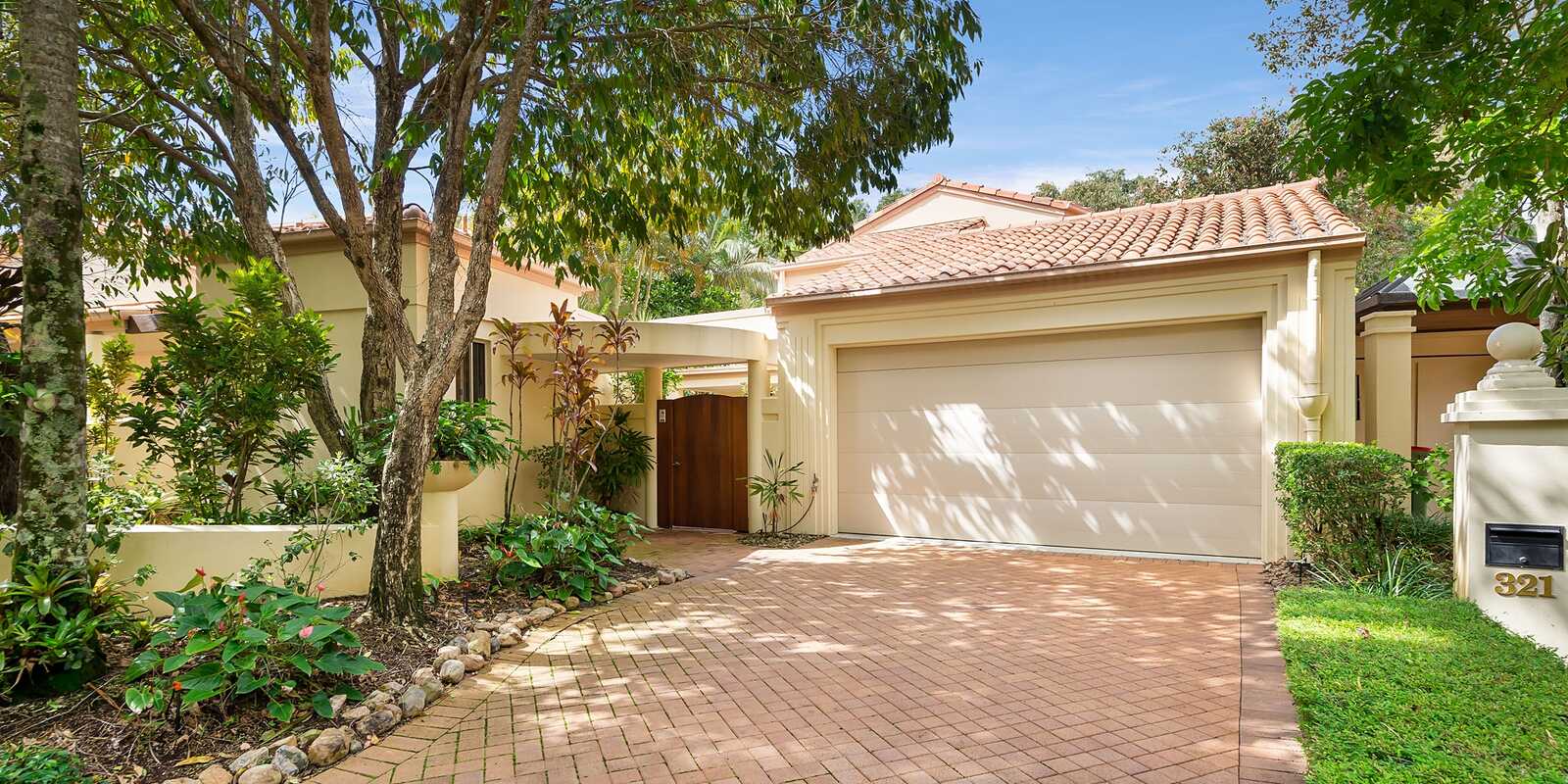 321/61 Noosa Springs Drive Noosa Springs