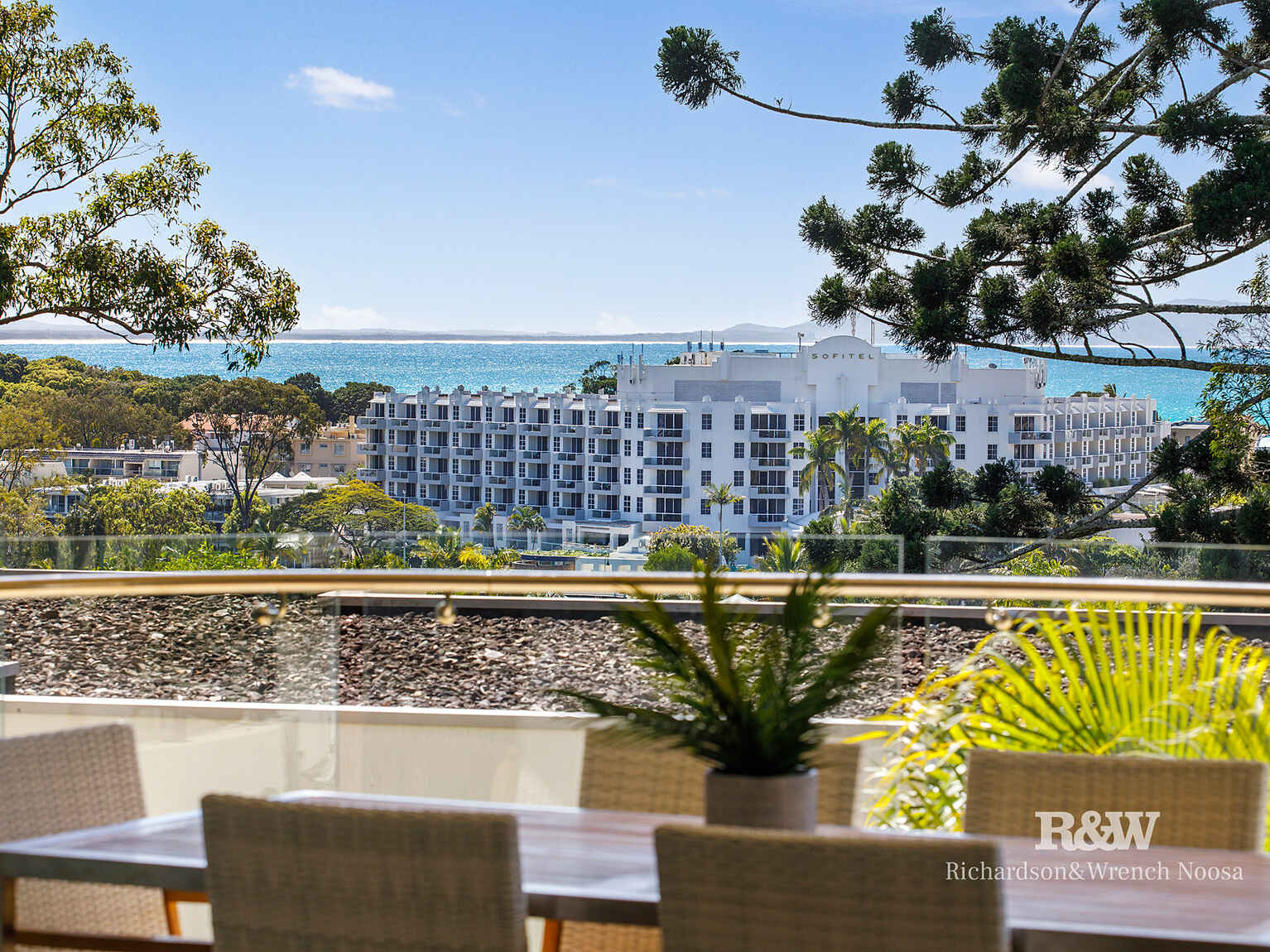 4/2 Noosa Drive Noosa Heads