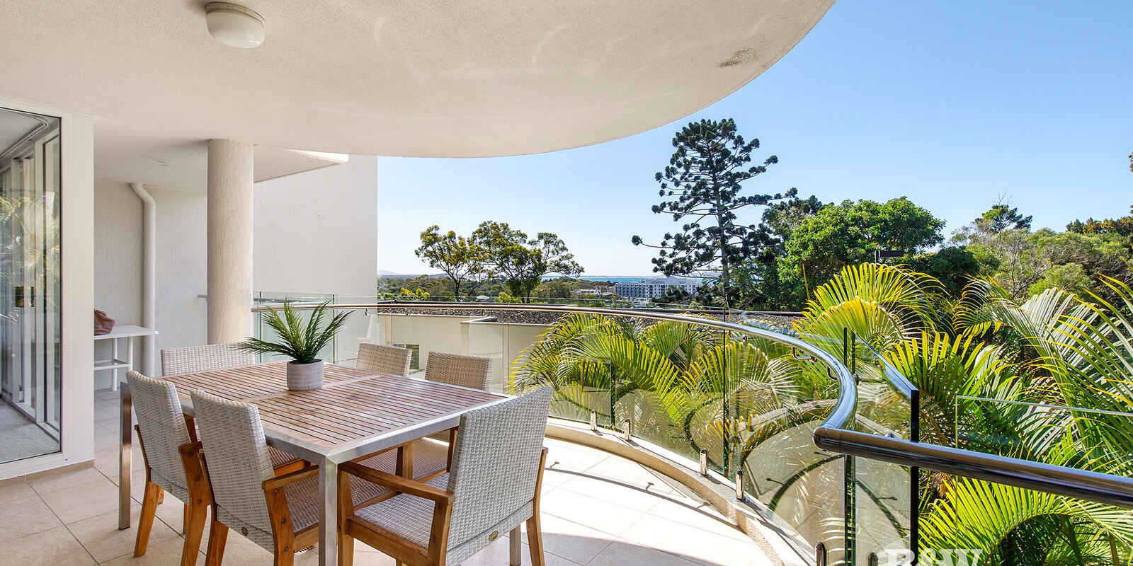 4/2 Noosa Drive Noosa Heads