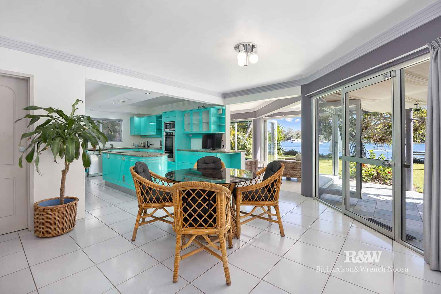 24 Noosa Parade Noosa Heads 24 Noosa Parade Noosa Heads