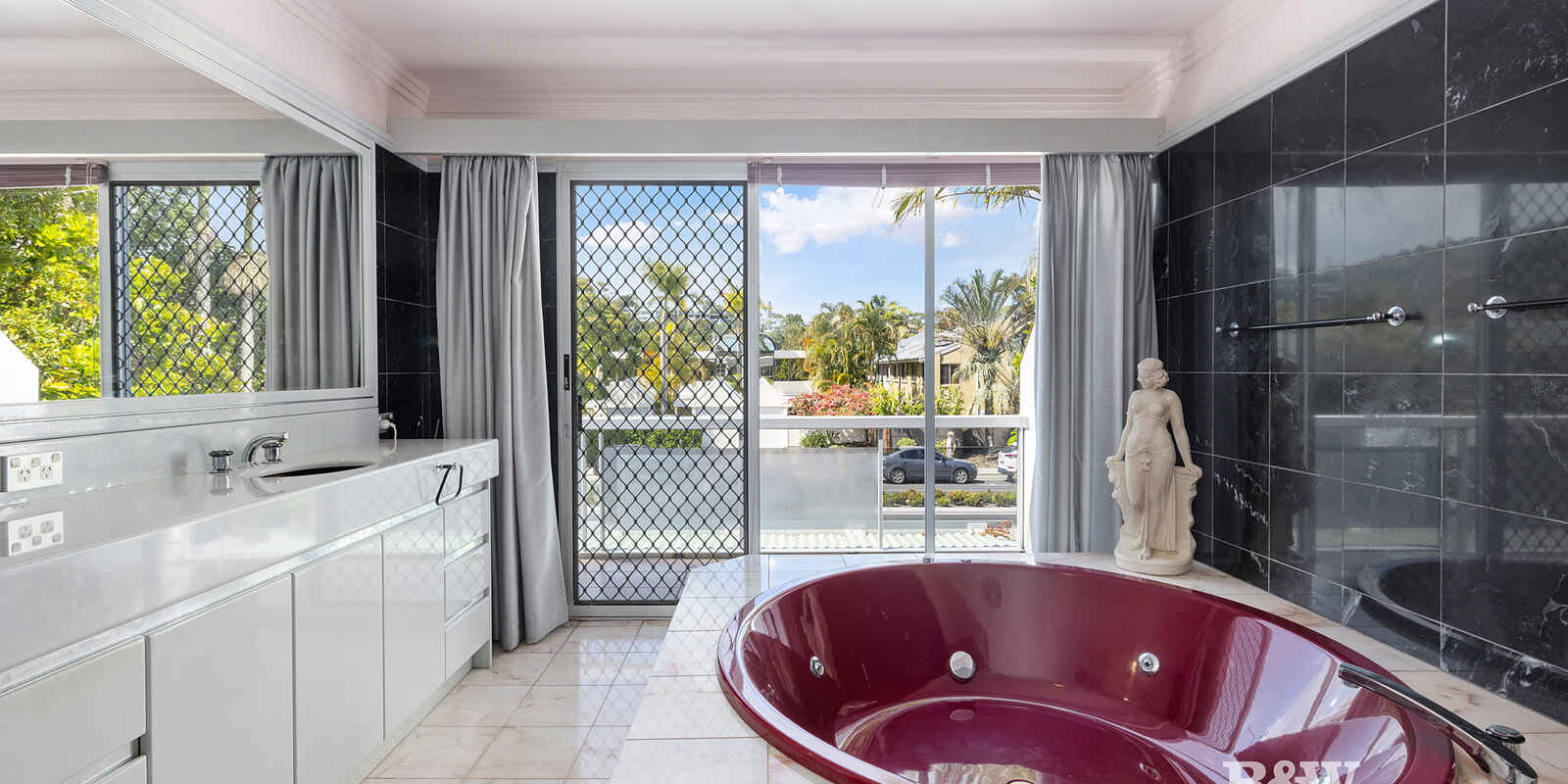 24 Noosa Parade Noosa Heads 24 Noosa Parade Noosa Heads