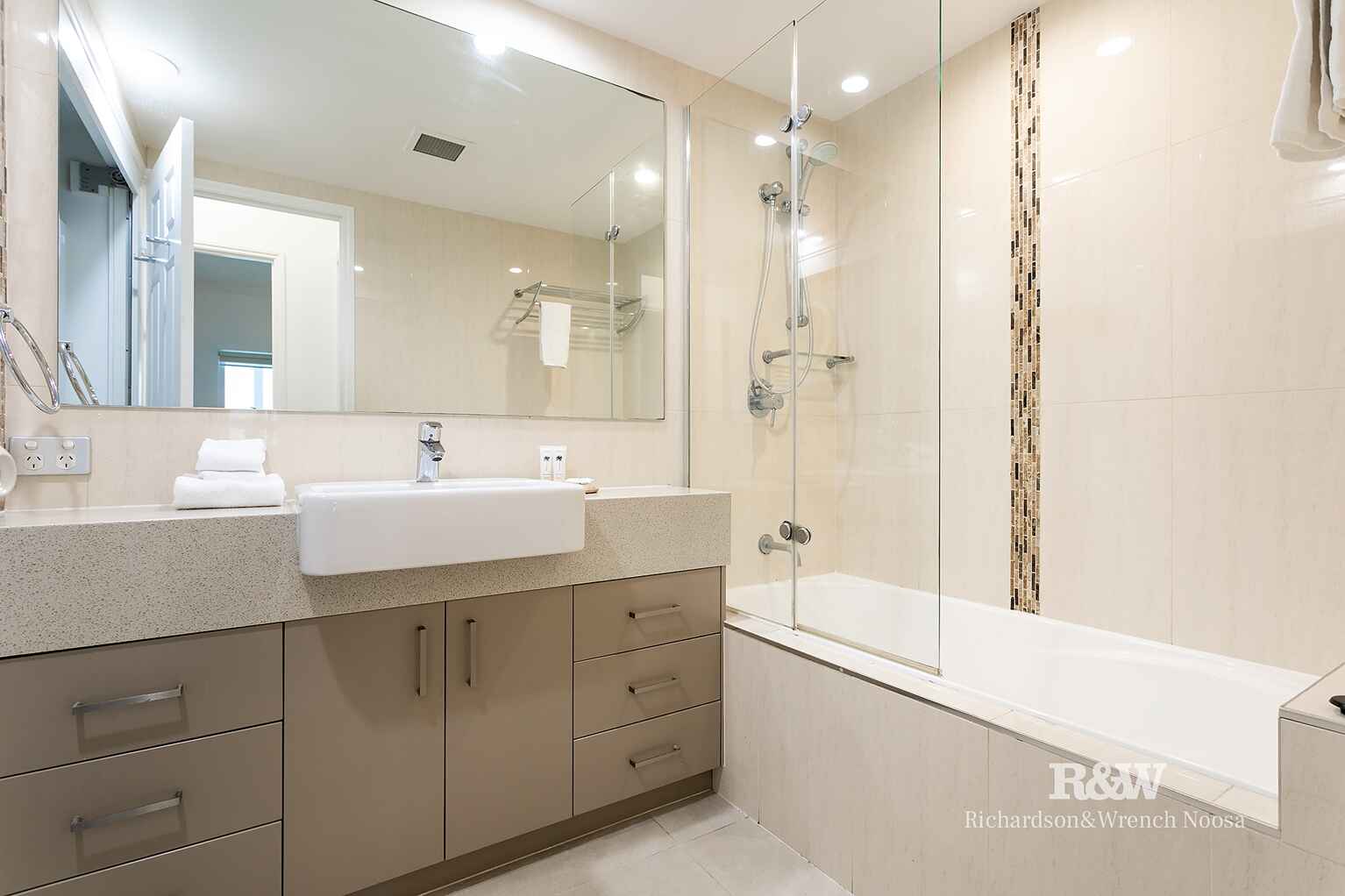  9/1 Picture Point Crescent Noosa Heads