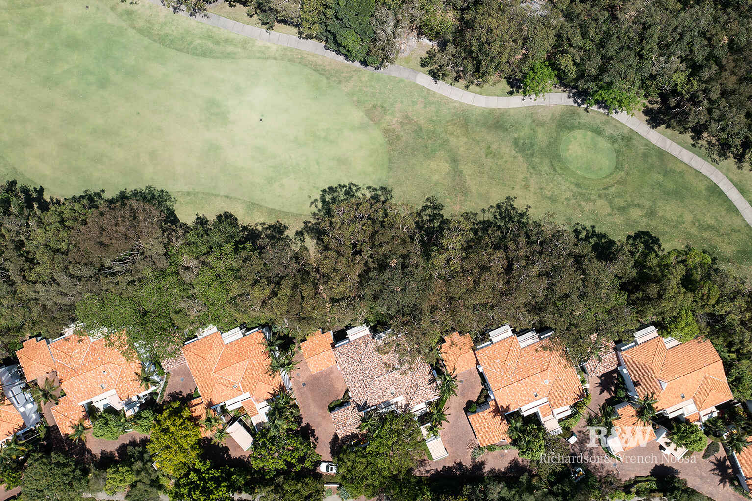 825/100 Resort Drive Noosa Heads