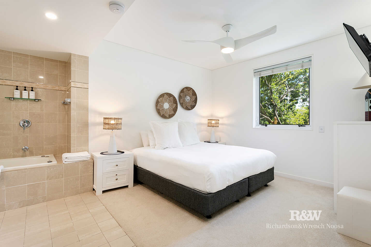 423/32 Hastings Street Noosa Heads 423/32 Hastings Street Noosa Heads