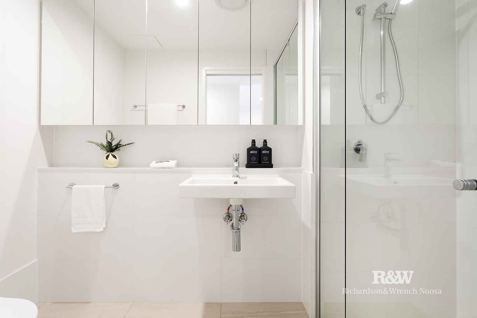 2202/57-61 Hofmann Drive Noosaville