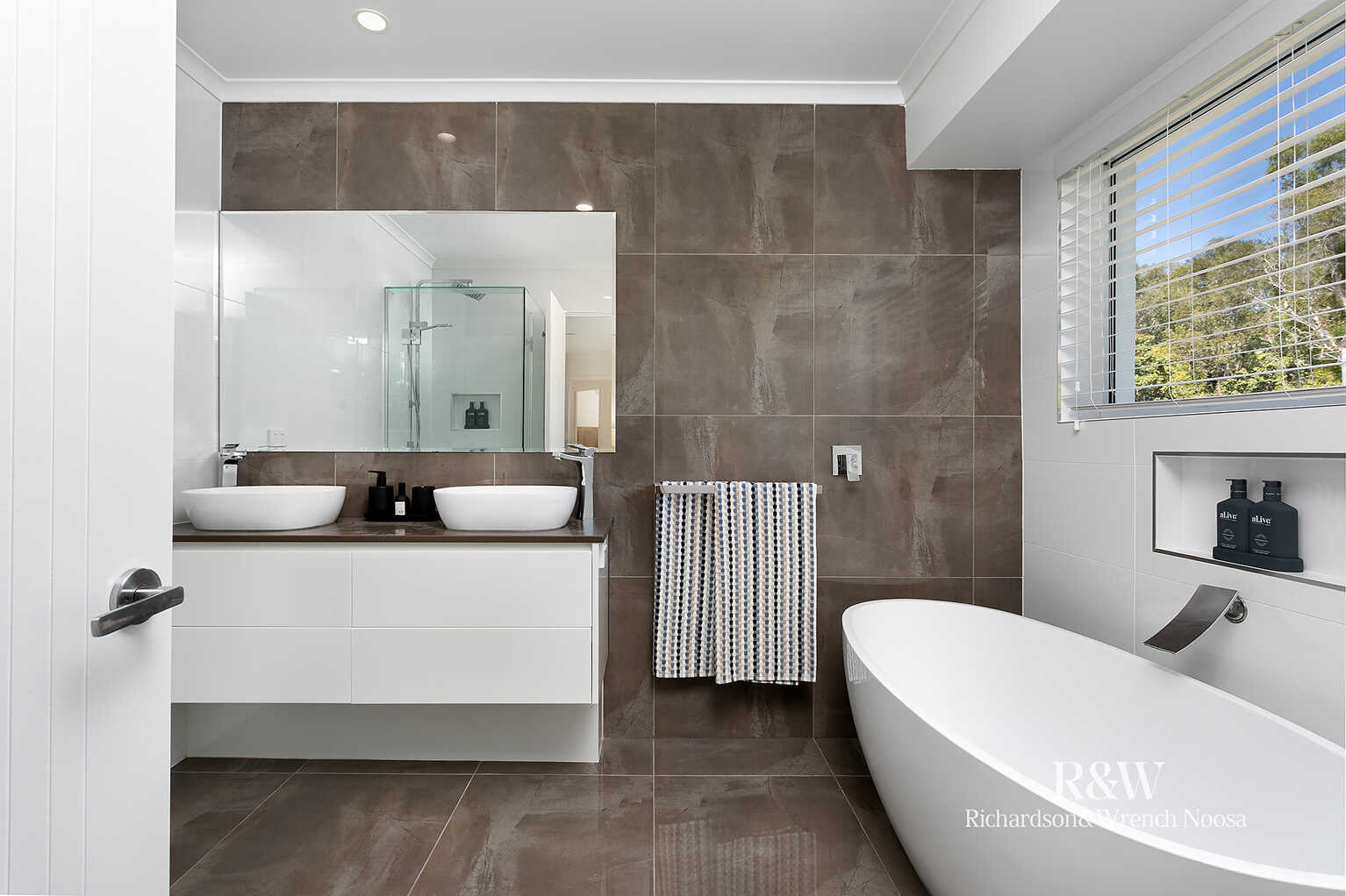 1 Seashell Place Noosaville