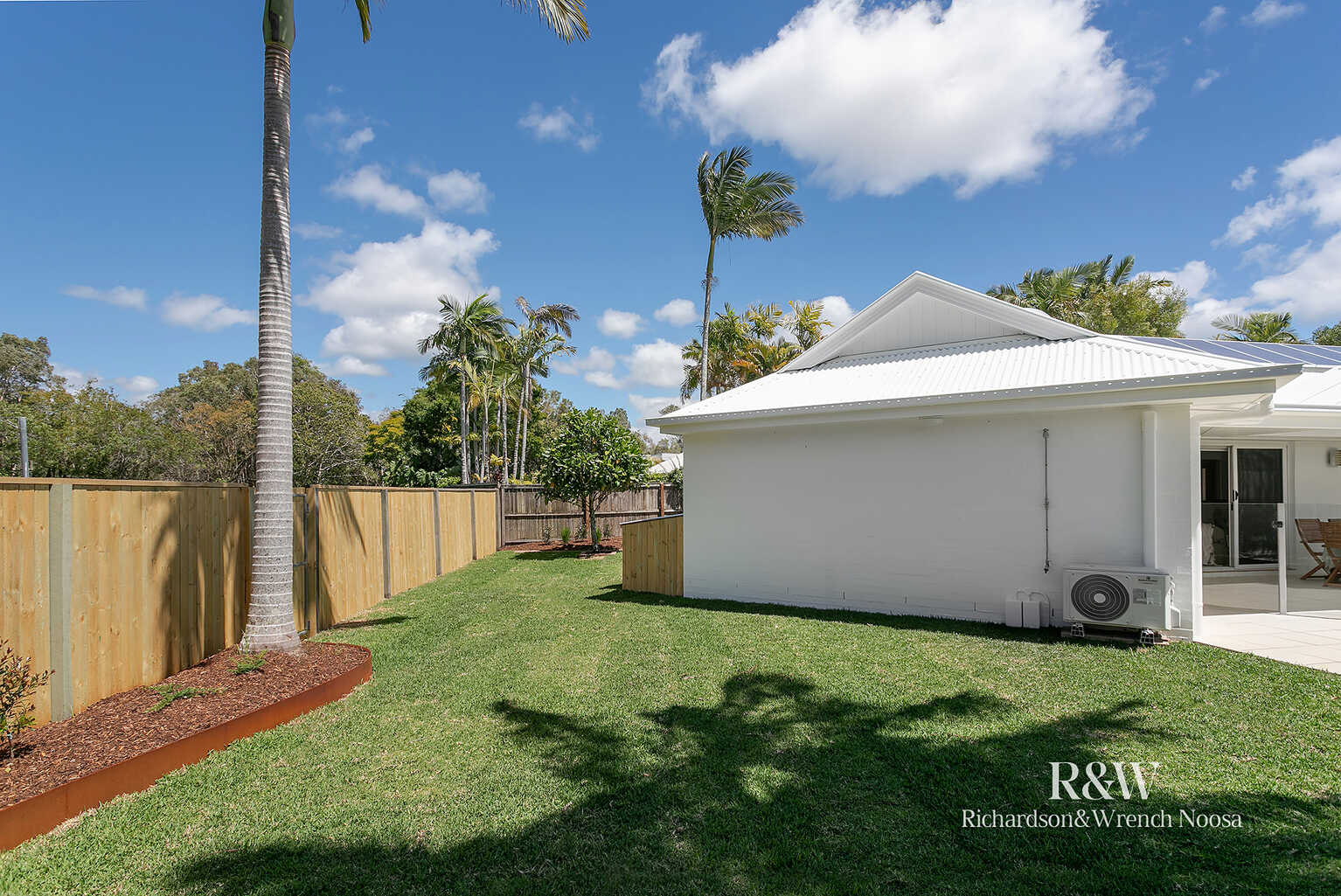 1 Seashell Place Noosaville