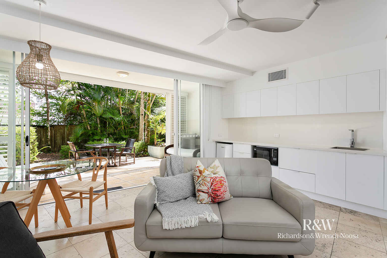 105/16 Noosa Drive Noosa Heads 105/16 Noosa Drive Noosa Heads