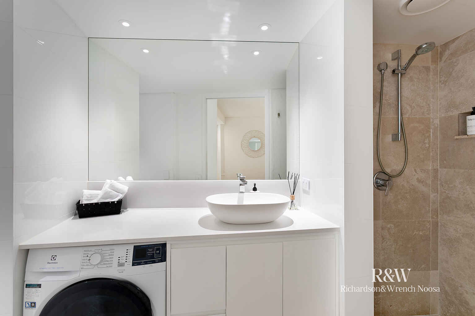 105/16 Noosa Drive Noosa Heads 105/16 Noosa Drive Noosa Heads